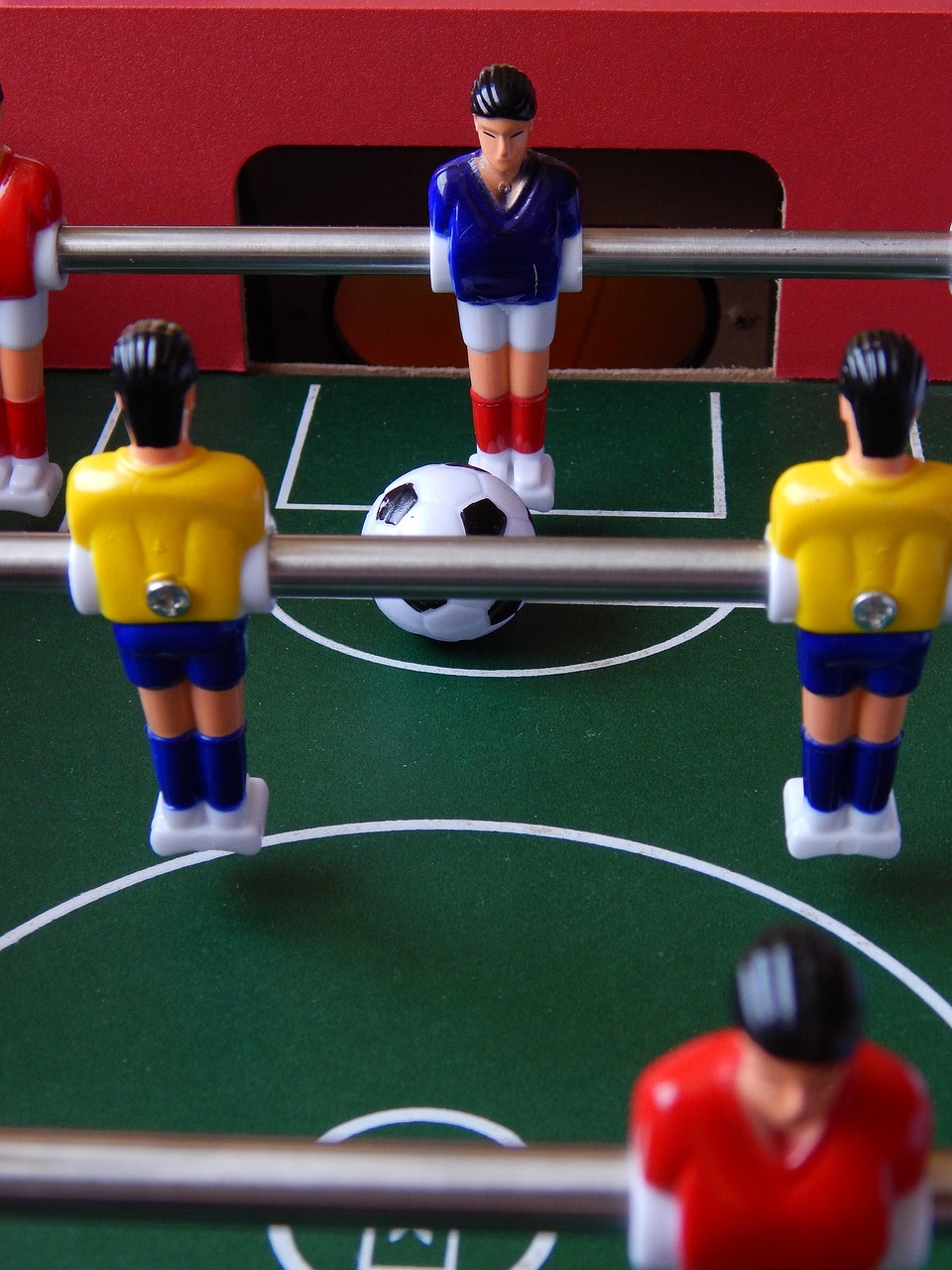 Lee más sobre el artículo Guía experta sobre futbolines: historia, tipos, mantenimiento y cómo elegir la mejor mesa