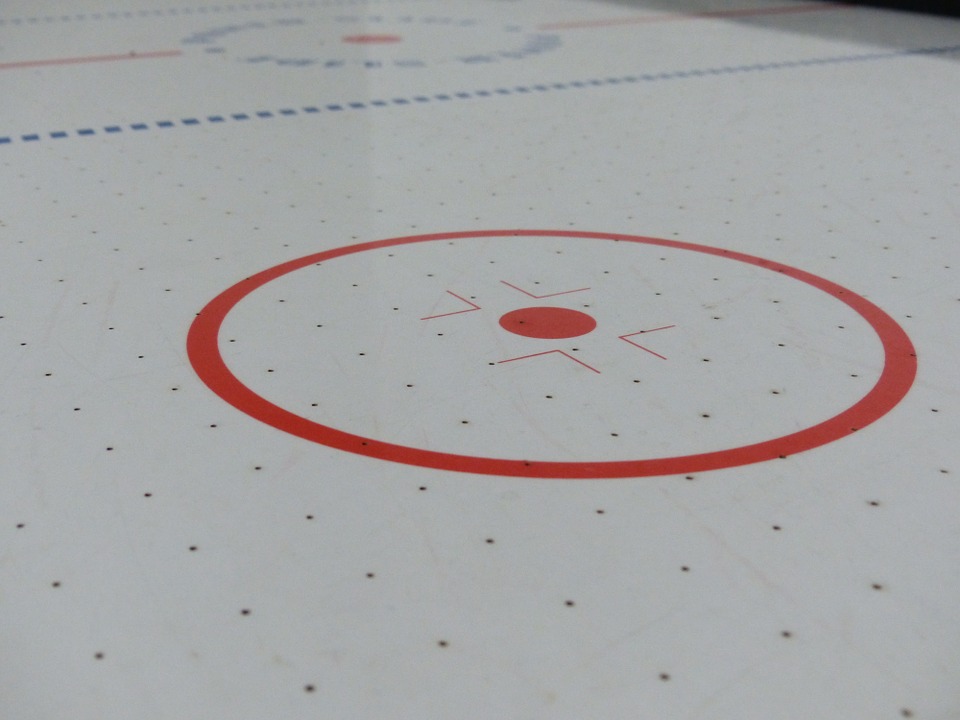 ¿Cuáles son las medidas de una mesa de aire hockey?